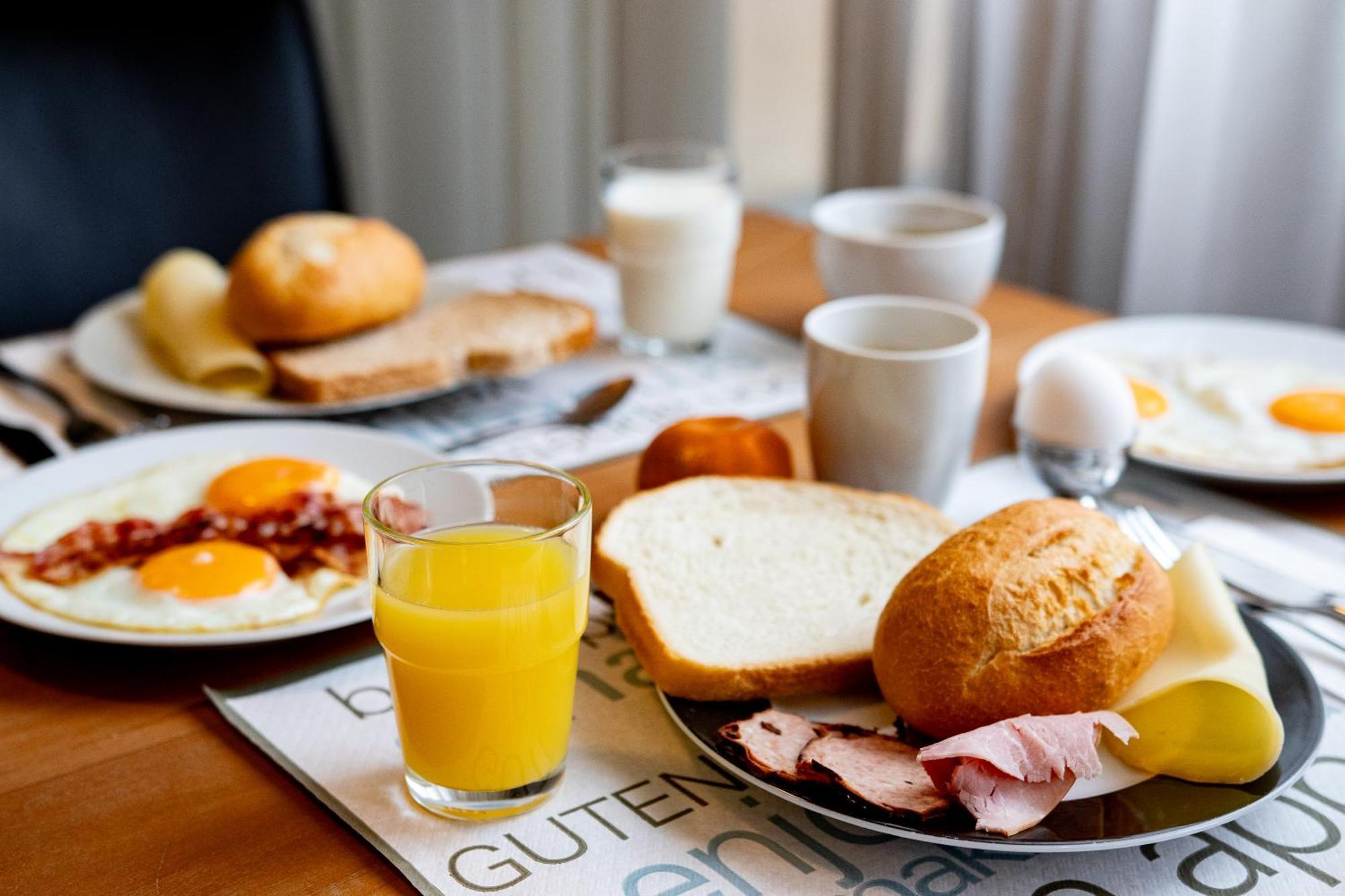 Hunzego Hotel Uithuizermeeden 外观 照片