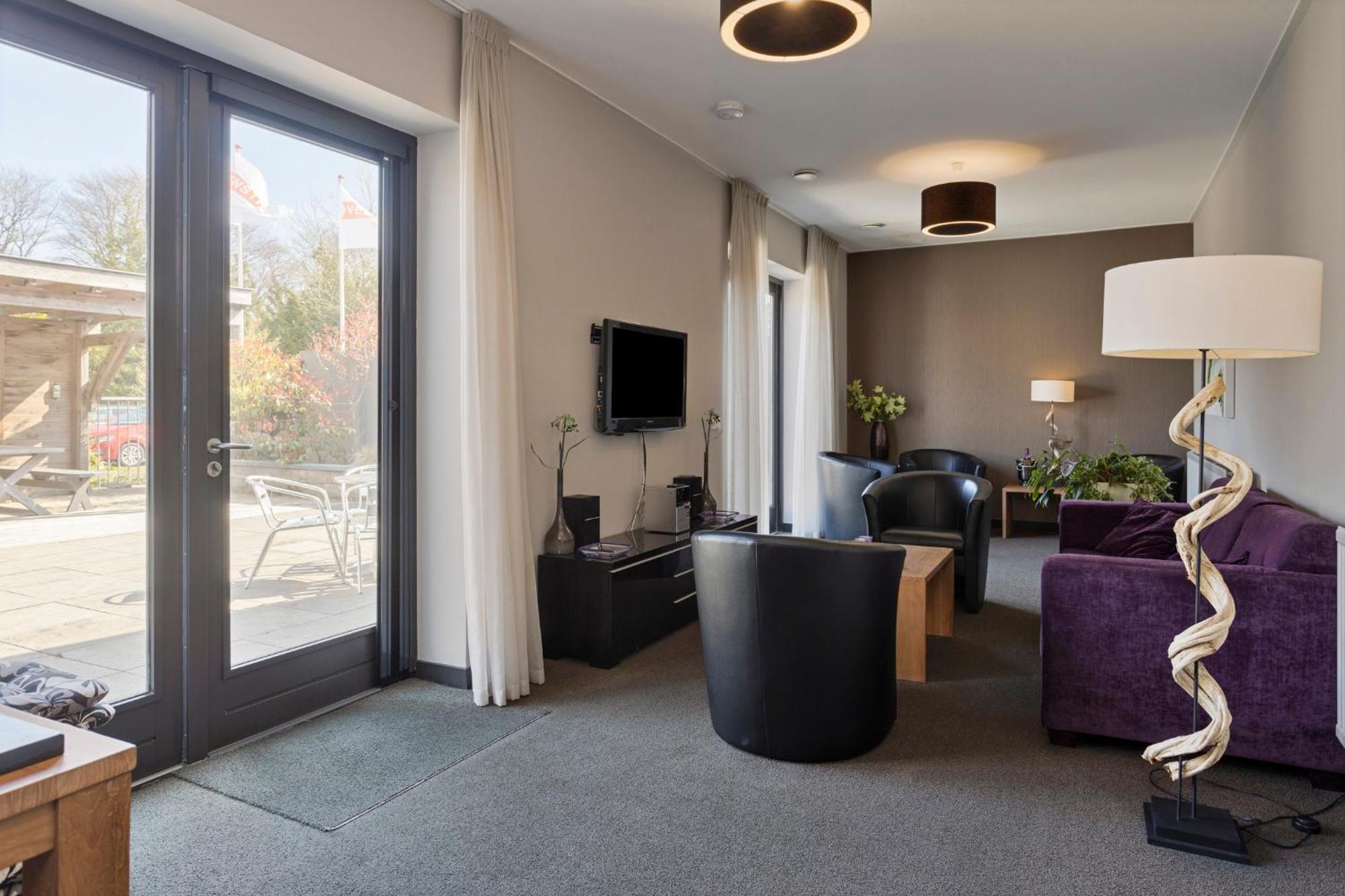 Hunzego Hotel Uithuizermeeden 外观 照片