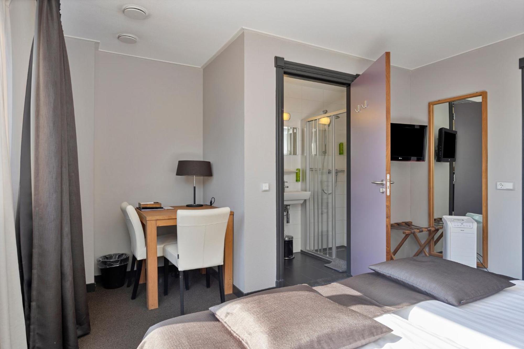 Hunzego Hotel Uithuizermeeden 外观 照片