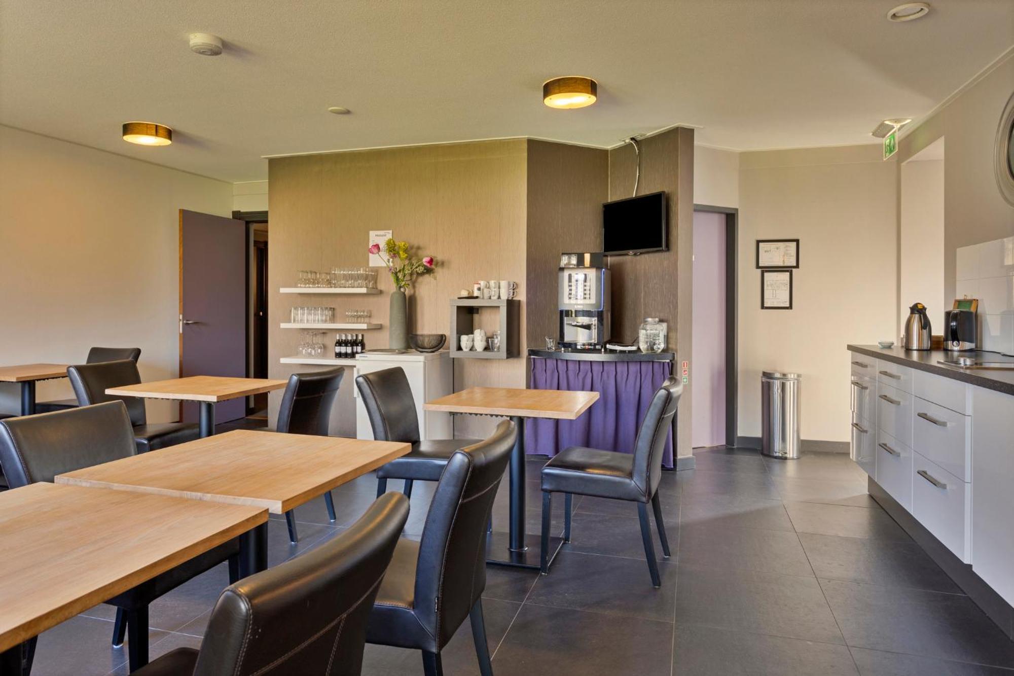 Hunzego Hotel Uithuizermeeden 外观 照片