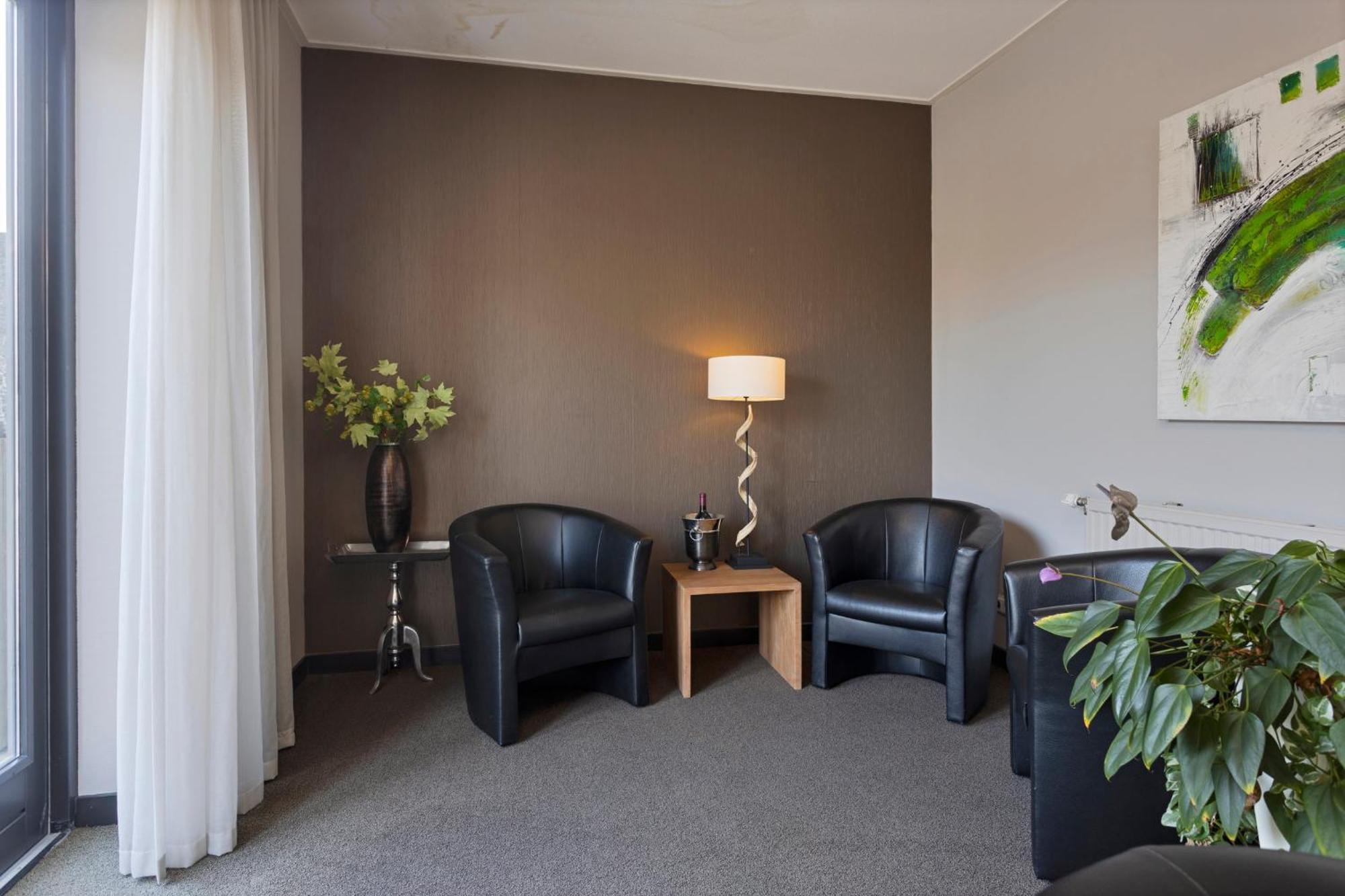 Hunzego Hotel Uithuizermeeden 外观 照片