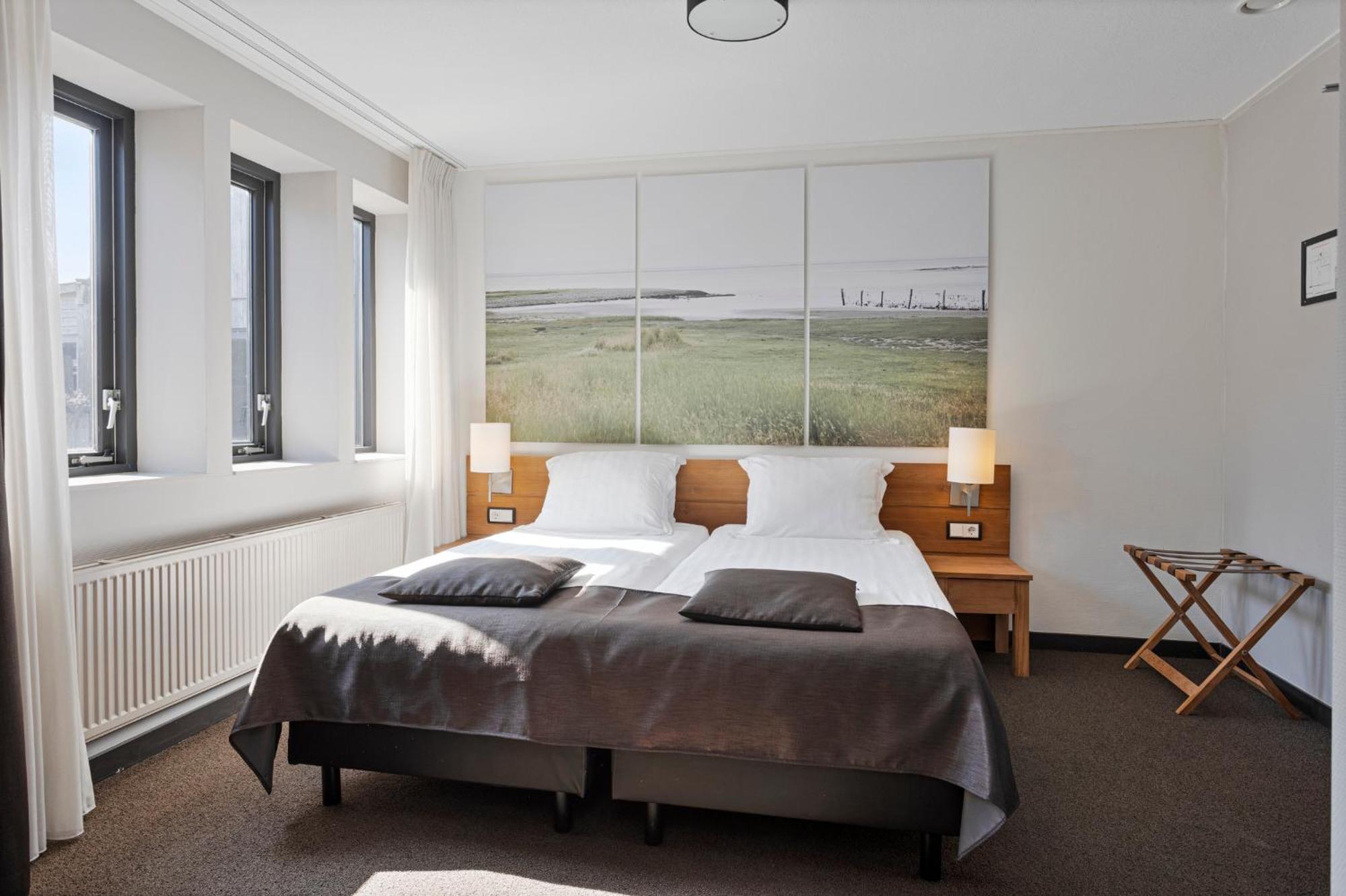 Hunzego Hotel Uithuizermeeden 外观 照片